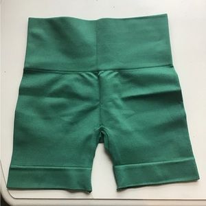 SET ACTIVE Sculptflex Bike Shorts in Groovy